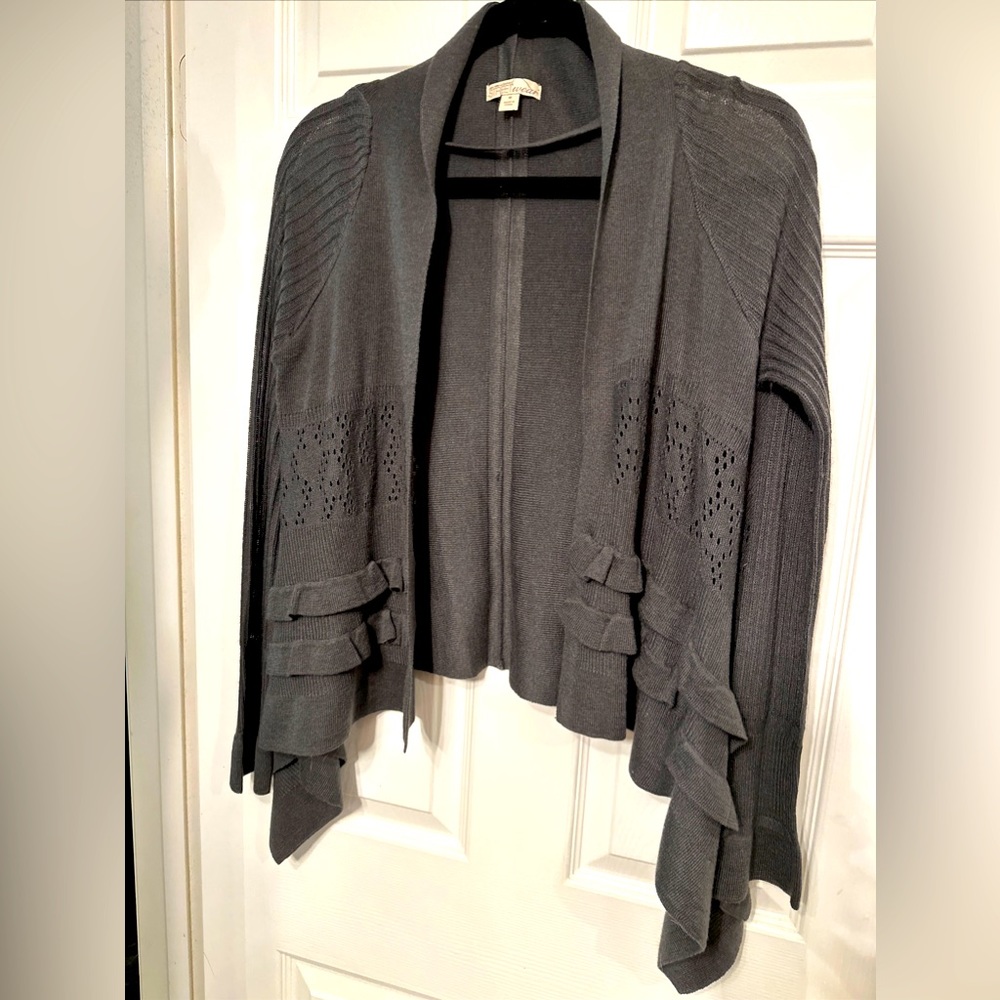 NY & Co Street Wear Sz M ￼Women's Ruffled Open Front Shark Bite Hem Cardigan